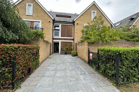 2 bedroom apartment to rent, Station Road, Beaconsfield