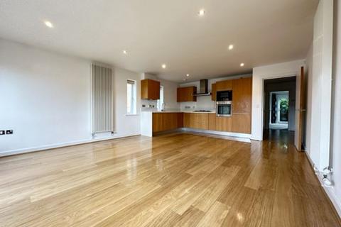 2 bedroom apartment to rent, Station Road, Beaconsfield