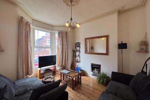 3 bedroom end of terrace house to rent, Poplar Grove, Liverpool