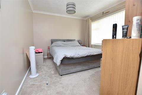 8 Dunster Close, Taunton, TA2 8EE