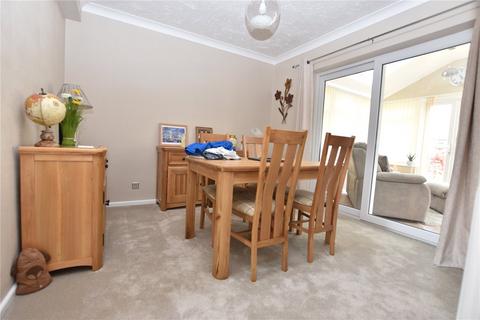 8 Dunster Close, Taunton, TA2 8EE