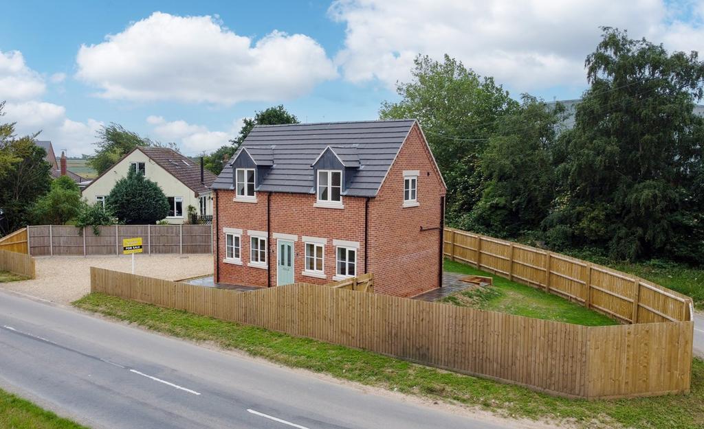 Fishtoft Road, Fishtoft, Boston, PE21 3 bed detached house for sale £
