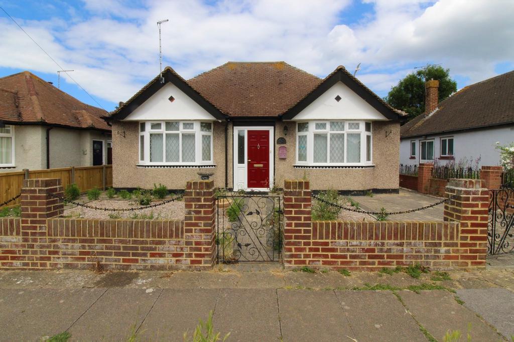 Sandown Drive, Herne Bay, CT6 3 bed bungalow for sale £375,000