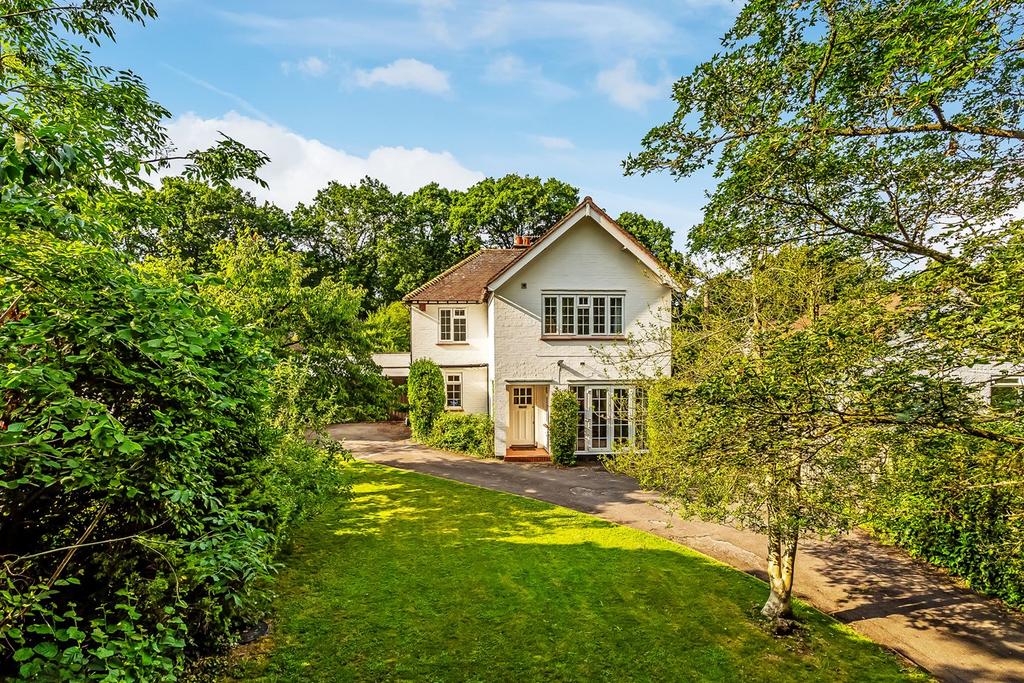 Little Browns Lane, Edenbridge, TN8 4 bed detached house for sale £