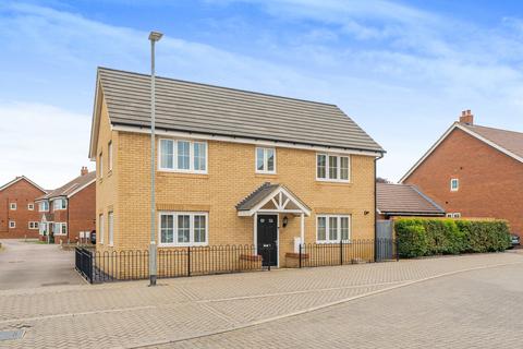 4 bedroom detached house for sale, Davy Drive, Shefford, SG17