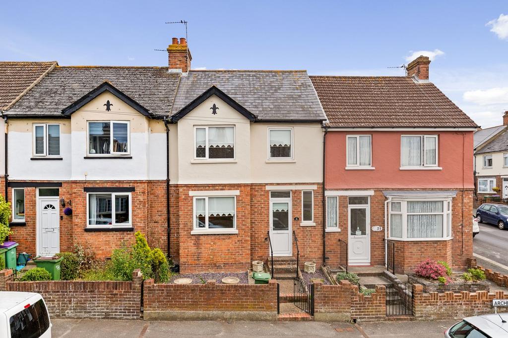 Archer Road, Folkestone, CT19 3 bed terraced house for sale £230,000