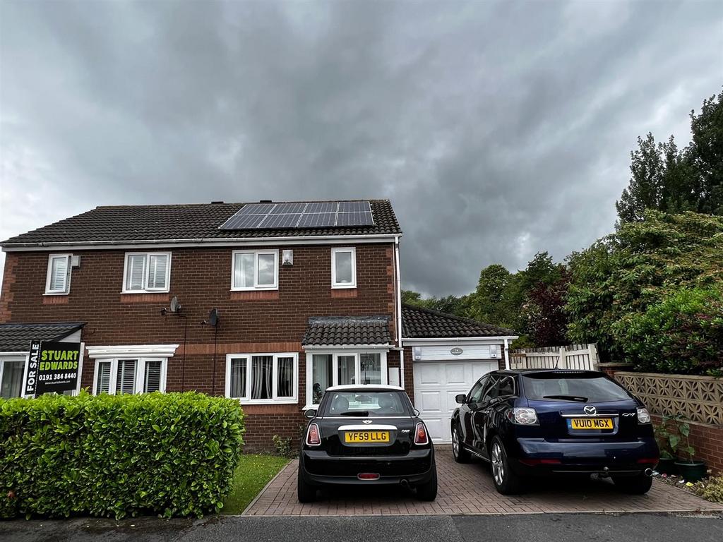 Hollowdene, HettonLeHole, Houghton Le Spring 3 bed semidetached