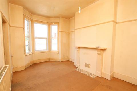Flat 3, 117 Old Tiverton Road, Exeter, EX4 6LD