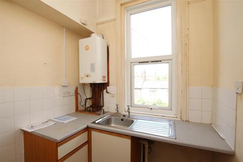 Flat 3, 117 Old Tiverton Road, Exeter, EX4 6LD