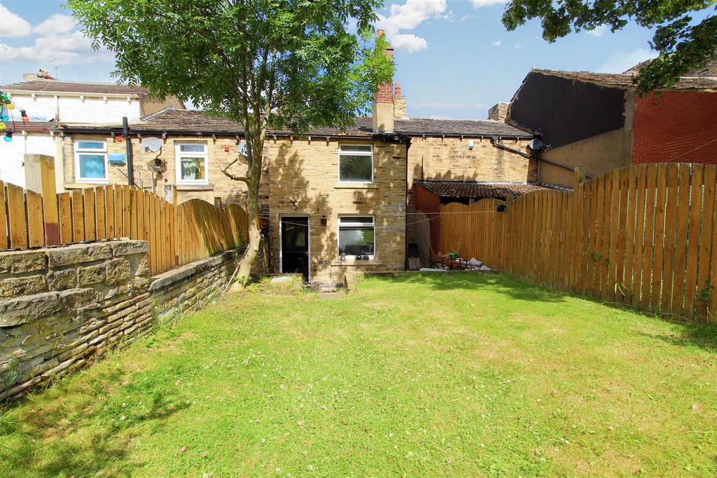 Ravensknowle Road, Moldgreen, Huddersfield HD5 8BN 2 bed terraced house