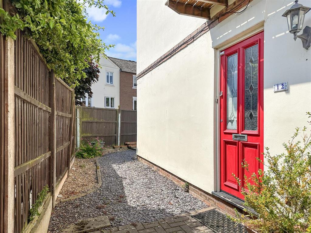 Severnside Mill, Bewdley 3 bed end of terrace house £850 pcm (£196 pw)