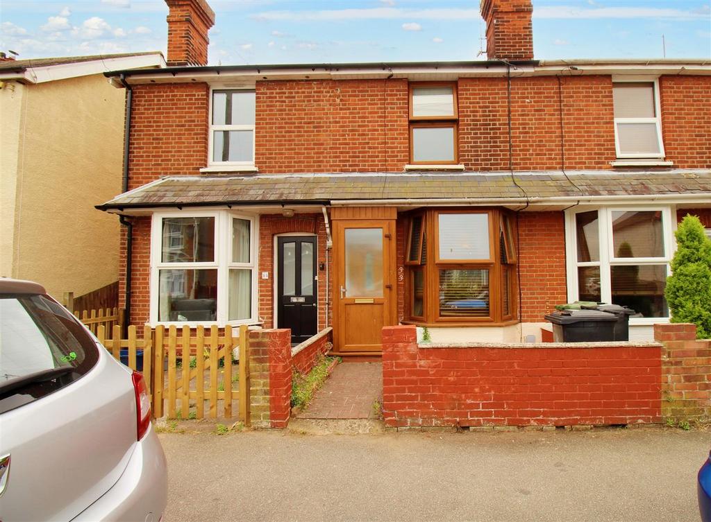 Alexandra Road, BurnhamOnCrouch 2 bed terraced house for sale £240,000