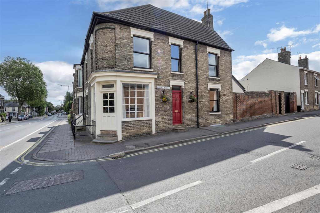 Albert Street, Bury St Edmunds 3 bed end of terrace house for sale £