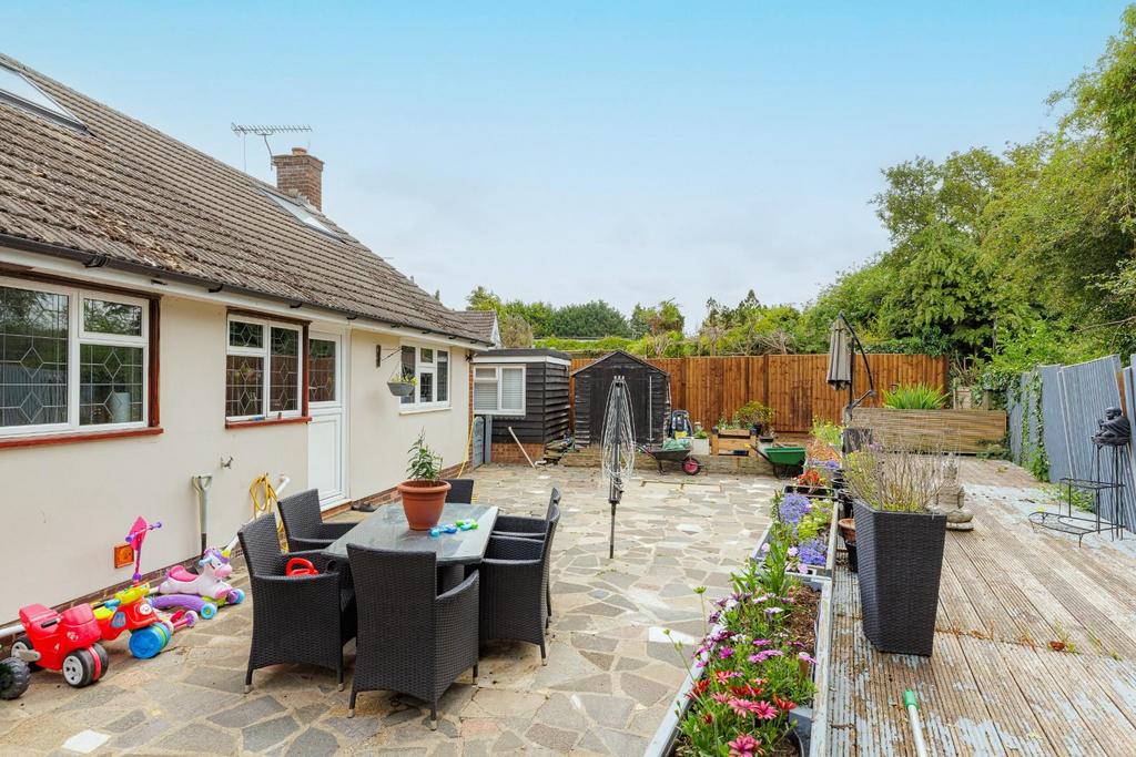 Takeley, Stortford 5 bed detached house £600,000