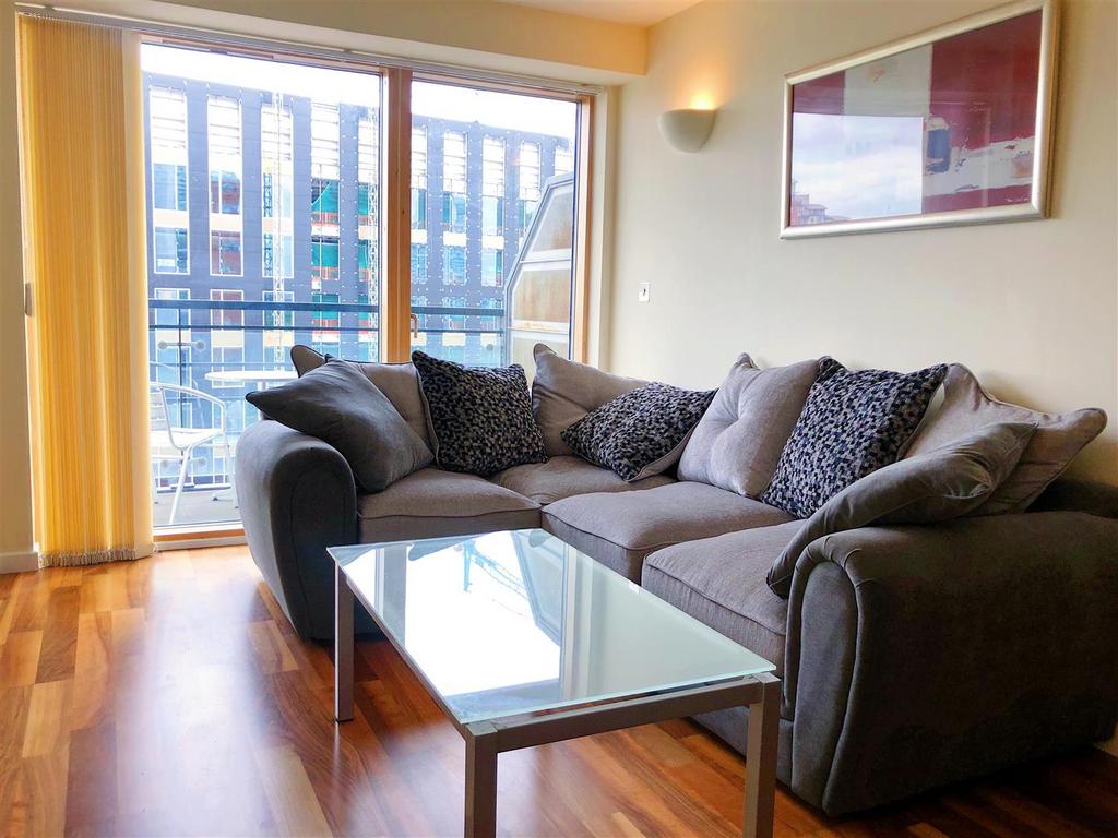 Whitehall Waterfront, 2 Riverside Way, Leeds 2 bed flat £1,100 pcm (£