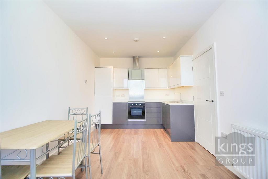 Eleanor House, Waltham Cross 2 bed apartment £1,400 pcm (£323 pw)