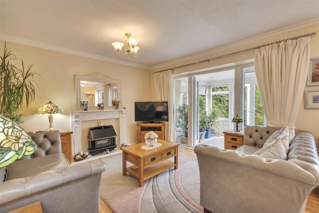Longueville Drive, Oswestry 2 bed detached bungalow £249,950