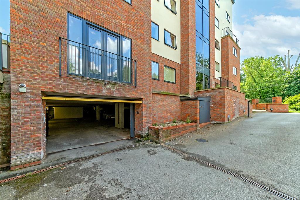 20 Brookside Court-6.jpg