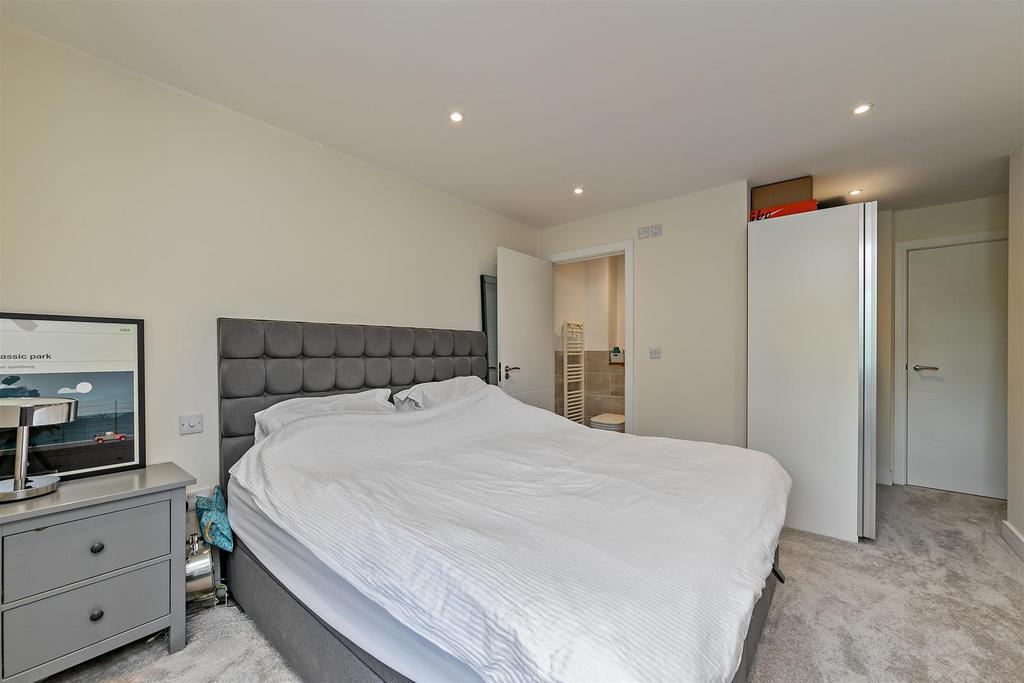 20 Brookside Court-13.jpg