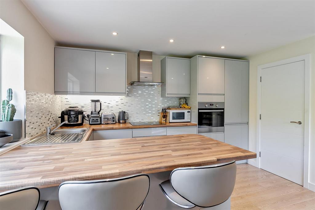 20 Brookside Court-25.jpg