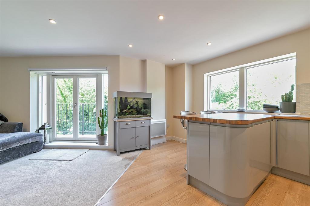 20 Brookside Court-28.jpg