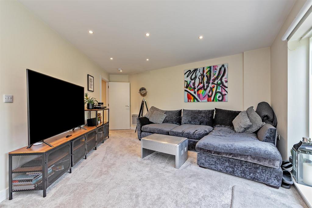 20 Brookside Court-31.jpg