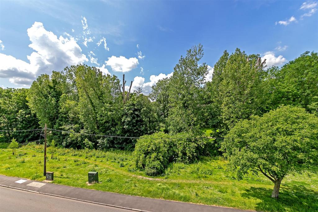 20 Brookside Court-37.jpg