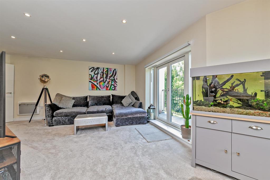 20 Brookside Court-29.jpg