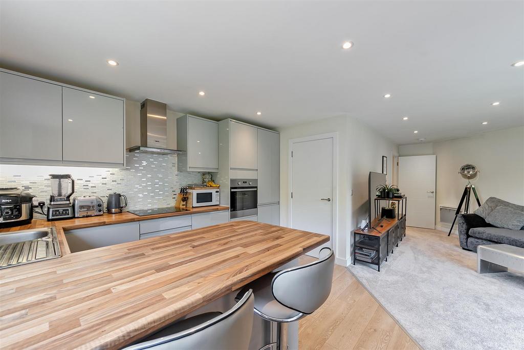 20 Brookside Court-26.jpg