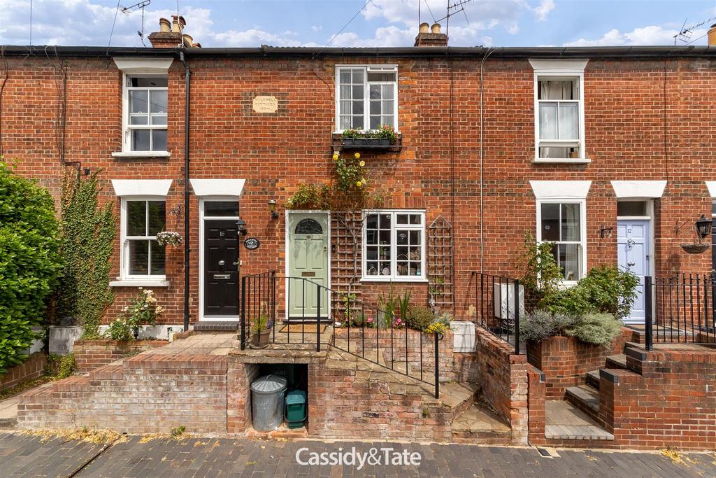 Bardwell Road, St. Albans 2 bed terraced house for sale £695,000