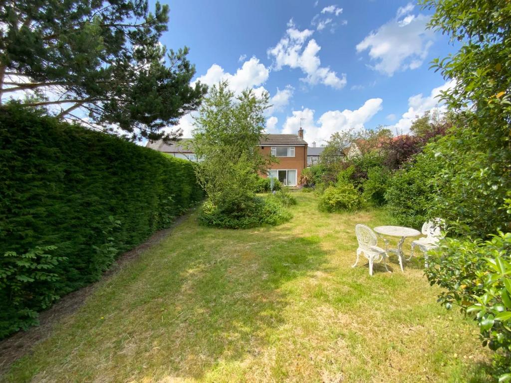 Gullet Lane, Kirby Muxloe... 3 bed detached house £650,000