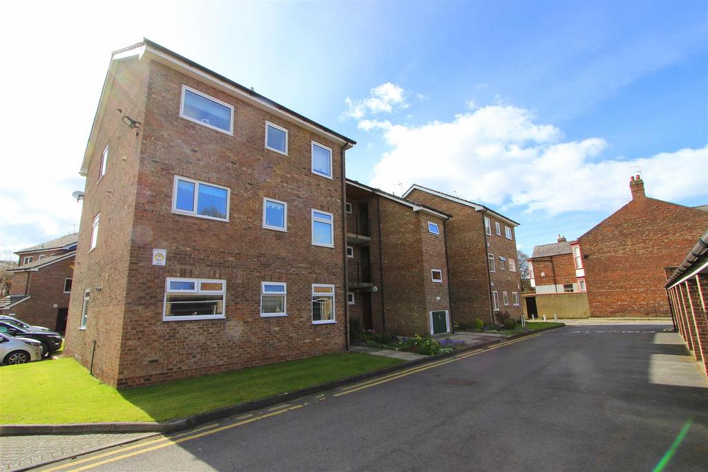 Westcliffe Court, Darlington 1 bed apartment £525 pcm (£121 pw)
