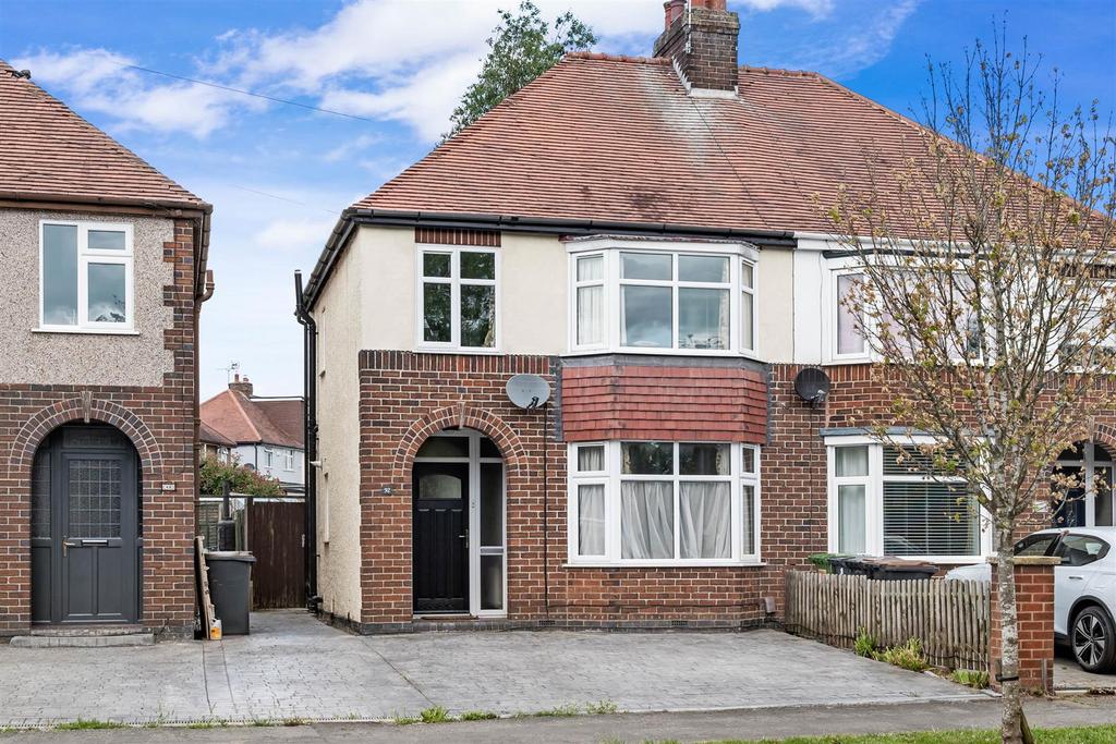 Glenfield Avenue, Weddington, Nuneaton 3 bed house £235,000