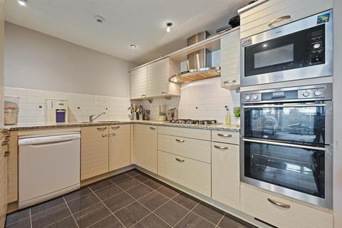 3 bedroom apartment to rent, Carew Road, Northwood, HA6