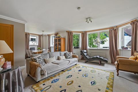 3 bedroom apartment to rent, Carew Road, Northwood, HA6