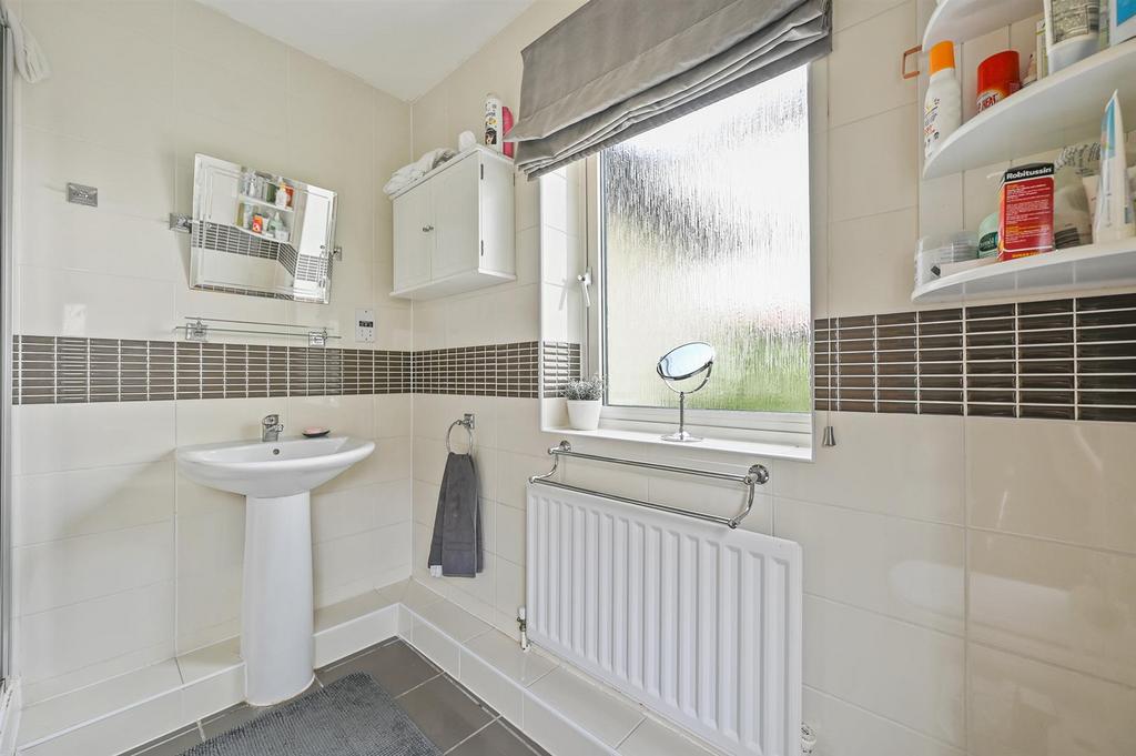 OC - Flat 2, Viceroy Court - Ensuite3 (1).jpg