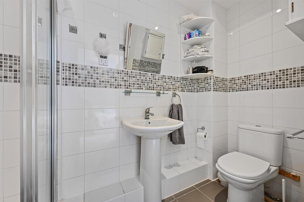 OC - Flat 2, Viceroy Court - Ensuite A3 (1).jpg