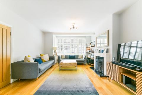 19 Meadow Close, London, SW20 9JB