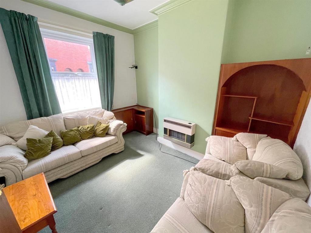Southbank Street, Leek 3 bed terraced house £139,950