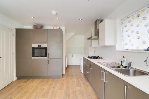 922 Beverley Road, Hull, HU6 7DA