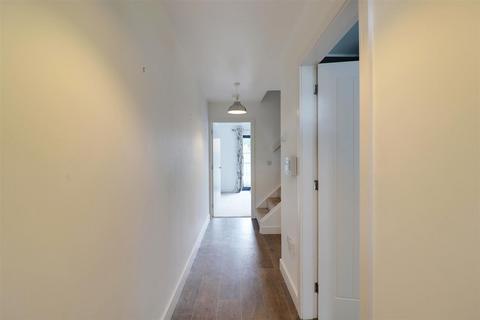 922 Beverley Road, Hull, HU6 7DA