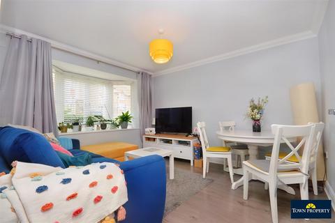 5 Grenada Close, Eastbourne, BN23 5TJ