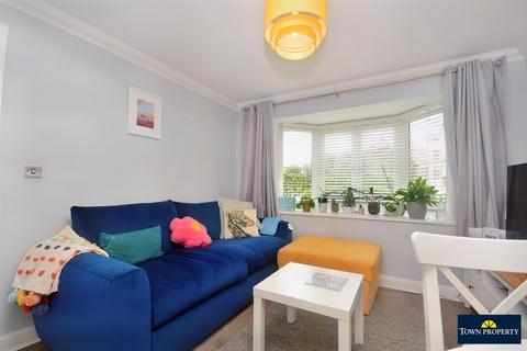 5 Grenada Close, Eastbourne, BN23 5TJ