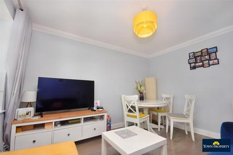 5 Grenada Close, Eastbourne, BN23 5TJ
