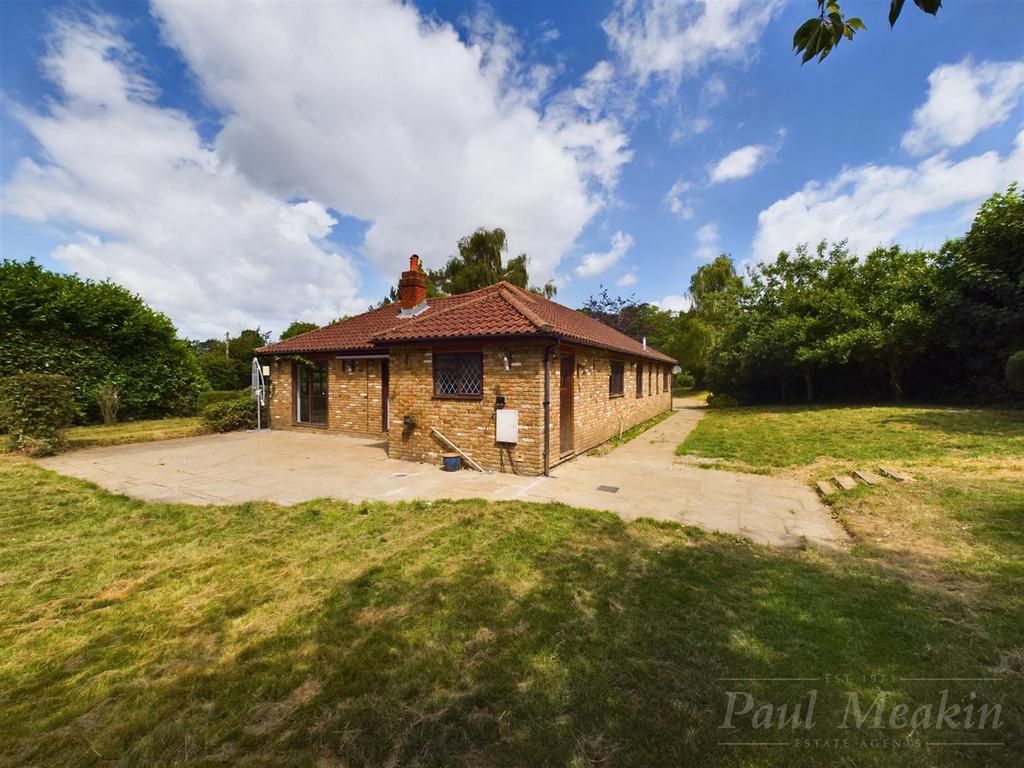 Featherbed Lane, Warlingham, Surrey 4 bed detached bungalow for sale