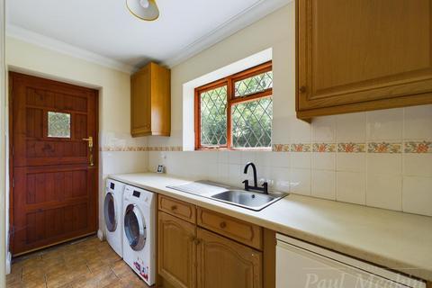 South Lodge Featherbed Lane, Warlingham, CR6 9PL