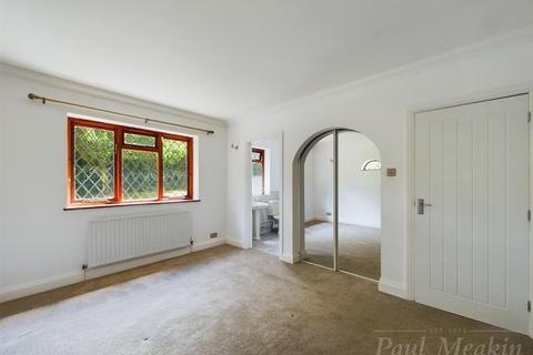 South Lodge Featherbed Lane, Warlingham, CR6 9PL