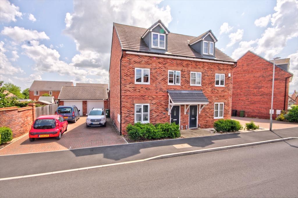 Stratford Grove, Evesham 3 bed semidetached house for sale £325,000