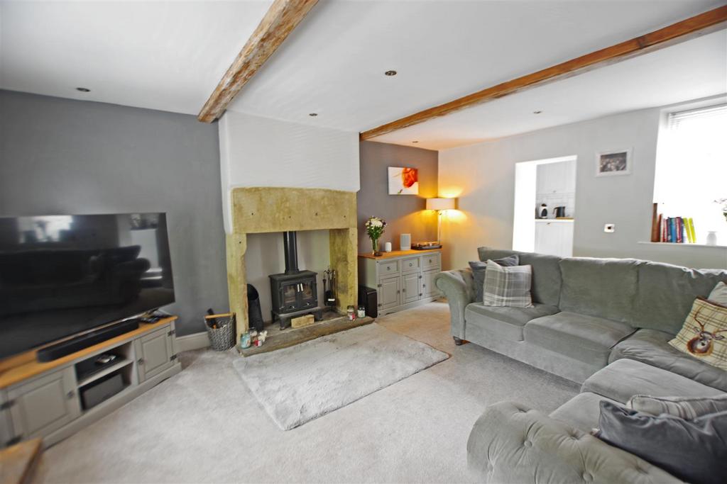 Station Road, Holywell Green, Halifax 2 bed terraced house £155,000