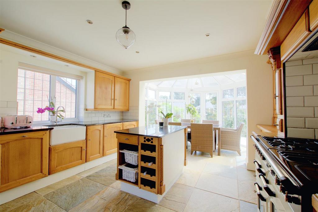 Living/Dining Kitchen